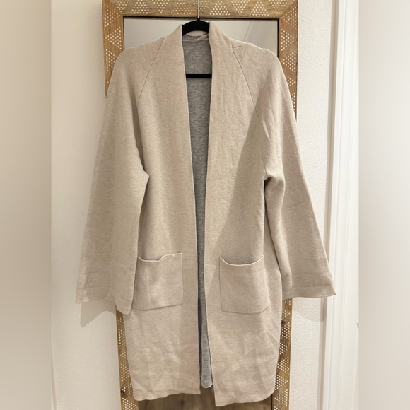 GAP Women's Cream Open Front Long Cardigan Gray Color Inside Super Soft - Picture 1 of 9
